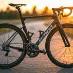Bici da corsa al tramonto