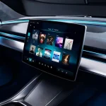 Interno di auto moderna autoradio smart
