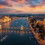 L'essenza di Budapest al tramonto per un viaggio in Ungheria tra storia e modernità.