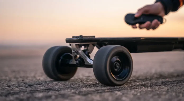 Skateboard elettrico: uso, guida e marche