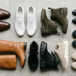 Vari modelli di scarpe uomo donna di tendenza visti dall'alto