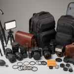 Immagine di accessori fotografici: borse, obiettivi, filtri, flash e treppiedi